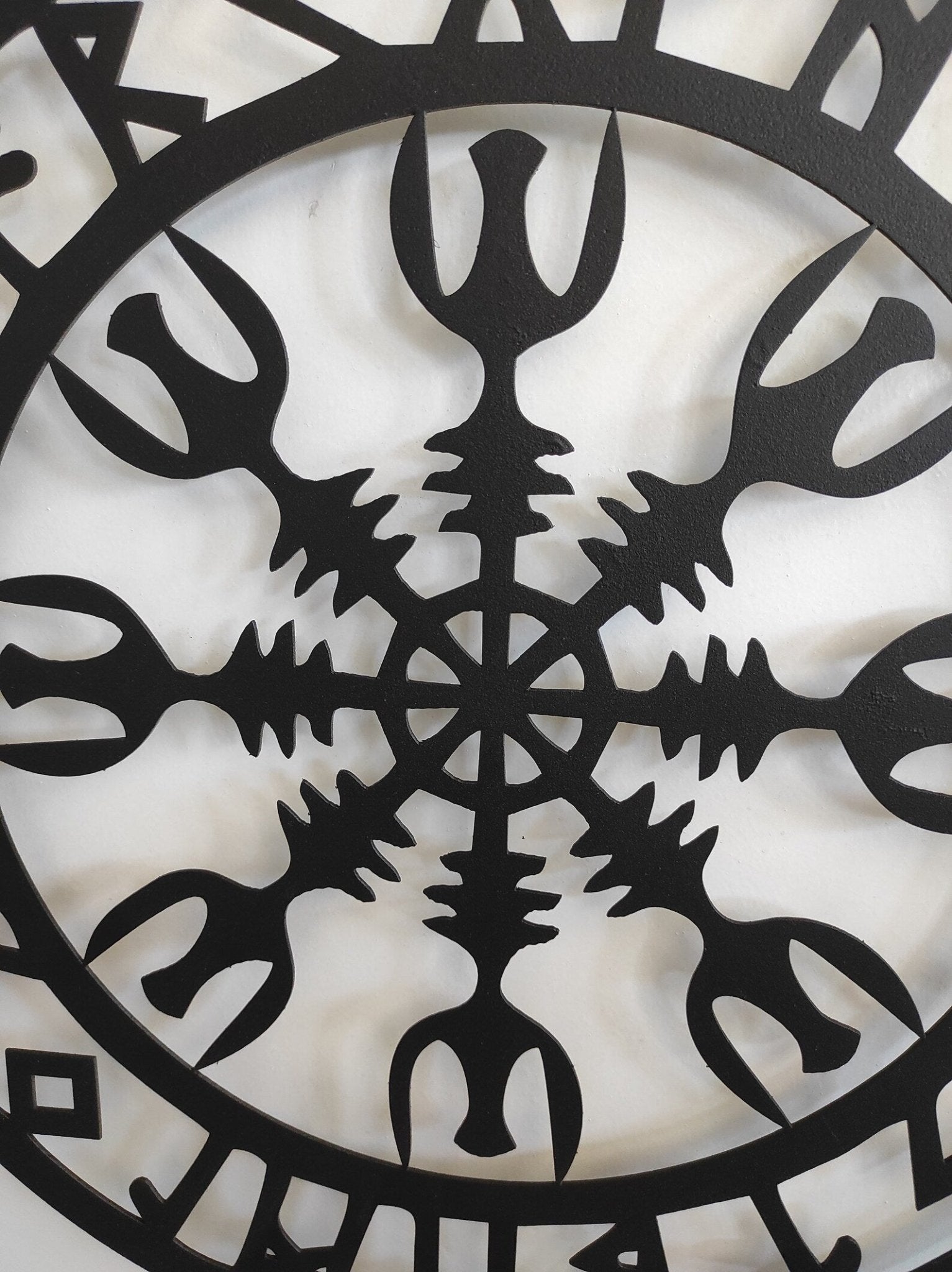 Metal Viking Decor, Nordic Mythology Vegvisir Runes Symbols – Viking home decor | Norse runes & Nordic jewelry