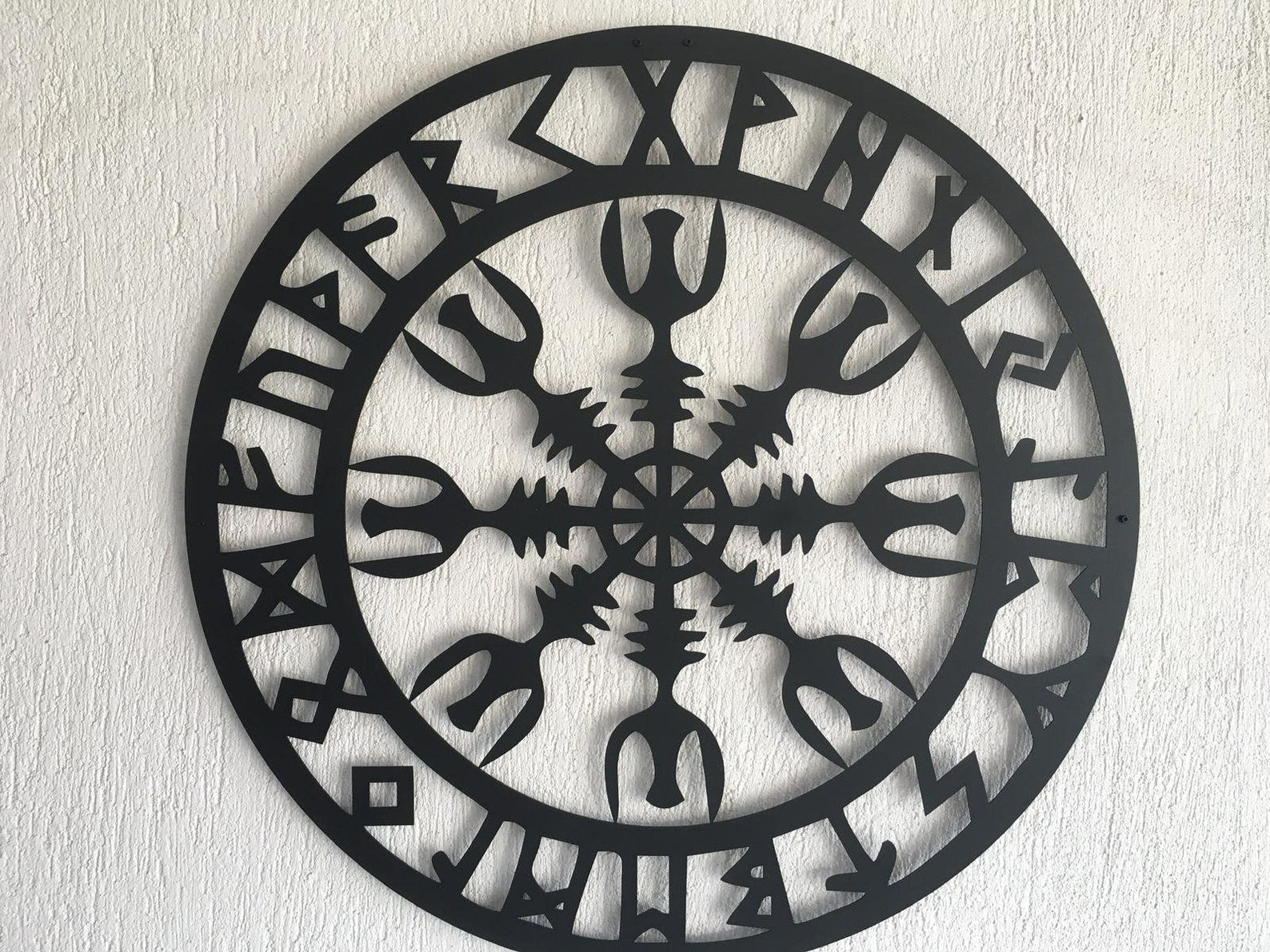 Metal Viking Decor, Nordic Mythology Vegvisir Runes Symbols – Viking home decor | Norse runes & Nordic jewelry
