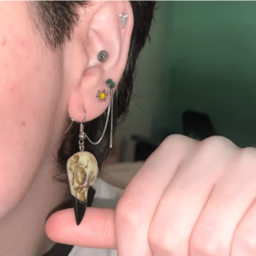 Raven Skull Earrings – Gothic Resin Crow Jewelry for Women – Viking jewerly | Norse runes & Nordic jewelry