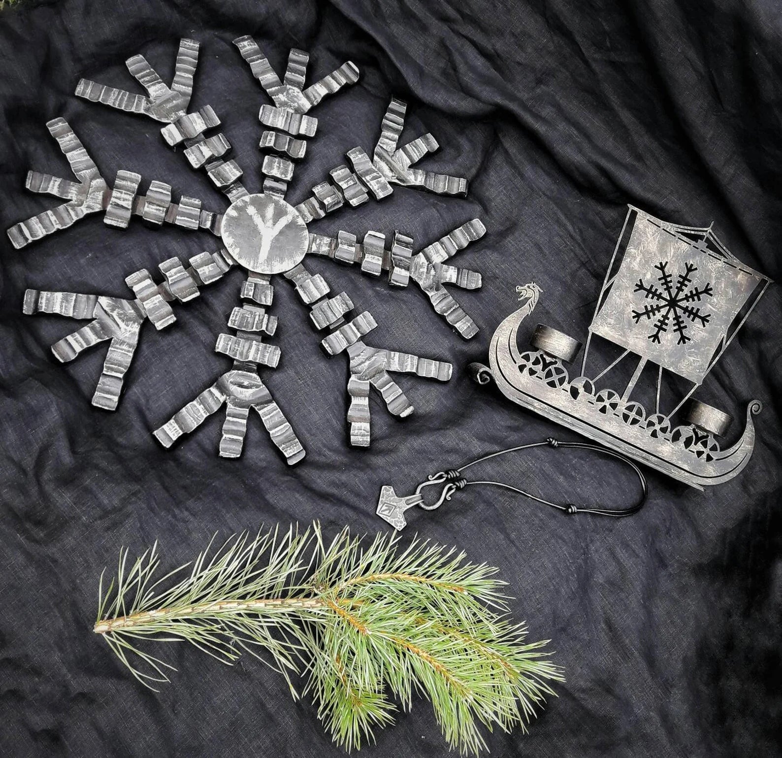 Viking Gift Set Wall Decor Aegishjalmur + Drakkar Candlestick + Mjolnir Tiwaz – Viking home decor | Norse runes & Nordic jewelry