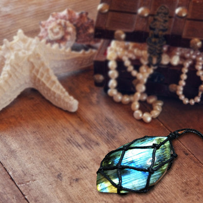 Labradorite stone flash detail