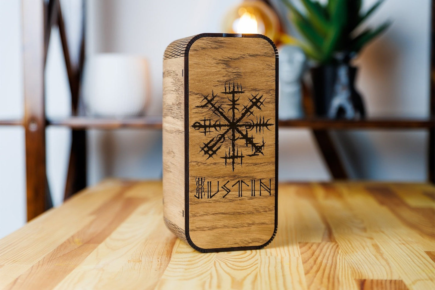 Custom Engraved Beer Glass Viking compas with Norse Mythology – Viking Accessories | Norse runes & Nordic jewelry