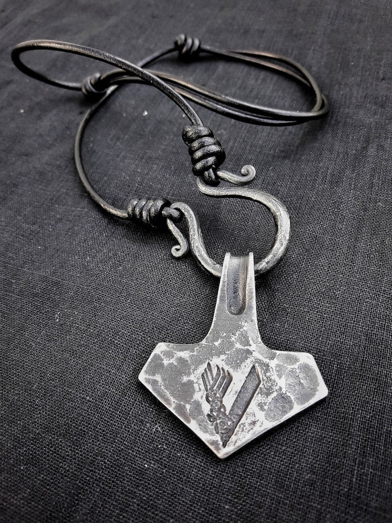 Hand Forged Viking Mjolnir Thor Hammer 5 V Scandinavian Odin Thor Asatru Gift – Viking jewelry | Norse runes & Nordic jewelry