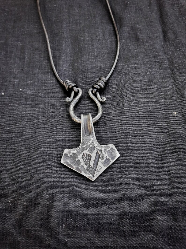 Hand Forged Viking Mjolnir Thor Hammer 5 V Scandinavian Odin Thor Asatru Gift – Viking jewelry | Norse runes & Nordic jewelry