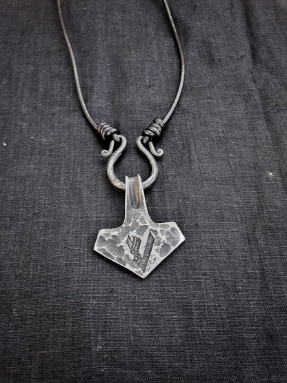 Hand Forged Viking Mjolnir Thor Hammer 5 V Scandinavian Odin Thor Asatru Gift – Viking jewelry | Norse runes & Nordic jewelry