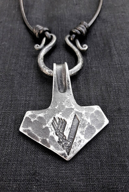 Hand Forged Viking Mjolnir Thor Hammer 5 V Scandinavian Odin Thor Asatru Gift – Viking jewelry | Norse runes & Nordic jewelry