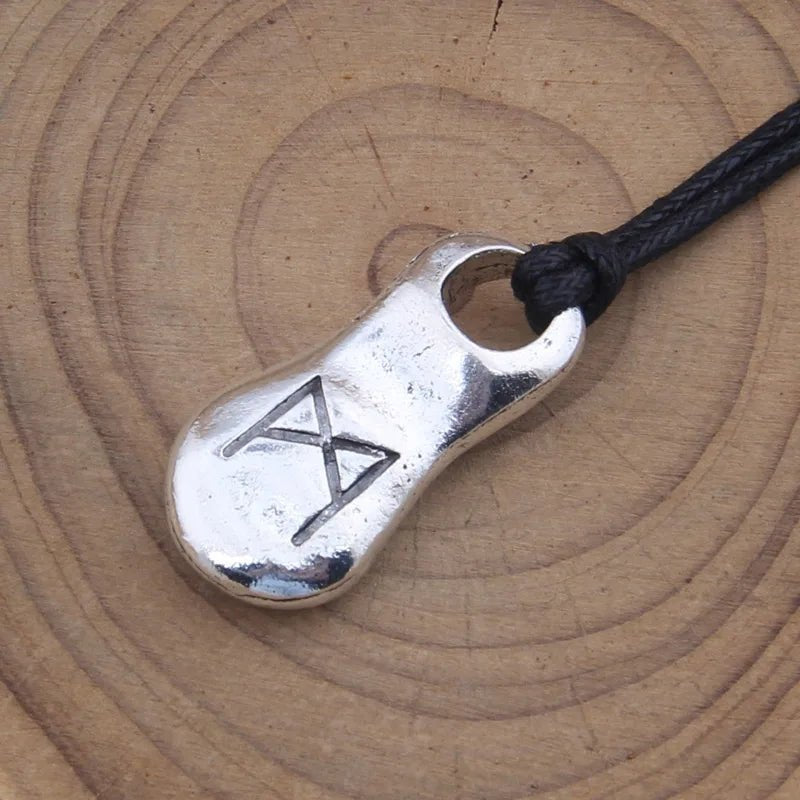 Viking Rune Pendant Necklace – Norse Symbol Amulet – Viking jewerly | Norse runes & Nordic jewelry