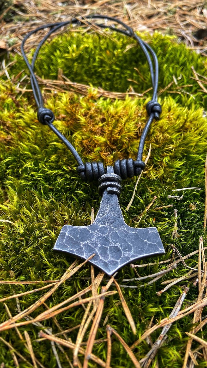 Viking Thor's Hammer Mjolnir Pendant | Forged Iron Norse Jewelry – Viking jewelry | Norse runes & Nordic jewelry