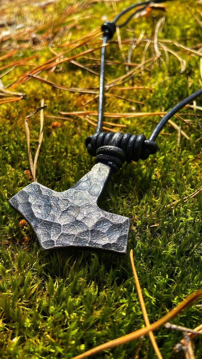 Viking Thor's Hammer Mjolnir Pendant | Forged Iron Norse Jewelry – Viking jewelry | Norse runes & Nordic jewelry
